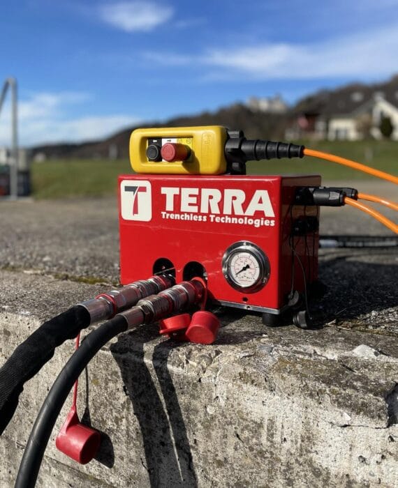 Utilaj pentru bransamente si foraj dirijat TERRA-JACK 200
